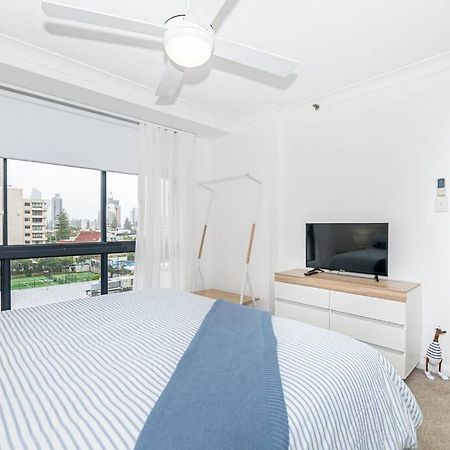 Broadbeach Victoria Square ゴールドコースト エクステリア 写真