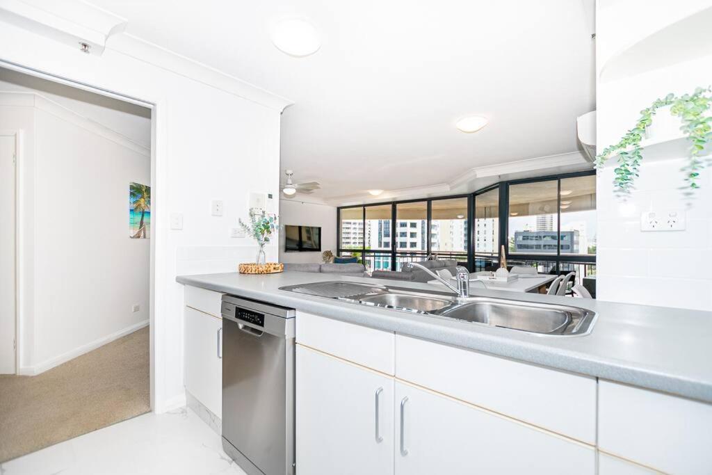 Broadbeach Victoria Square ゴールドコースト エクステリア 写真