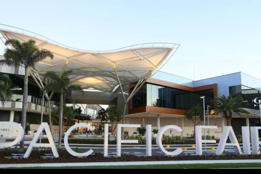 Broadbeach Victoria Square ゴールドコースト エクステリア 写真