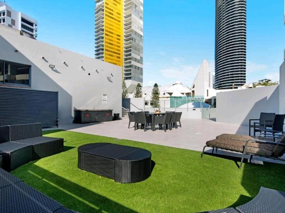 Broadbeach Victoria Square ゴールドコースト エクステリア 写真